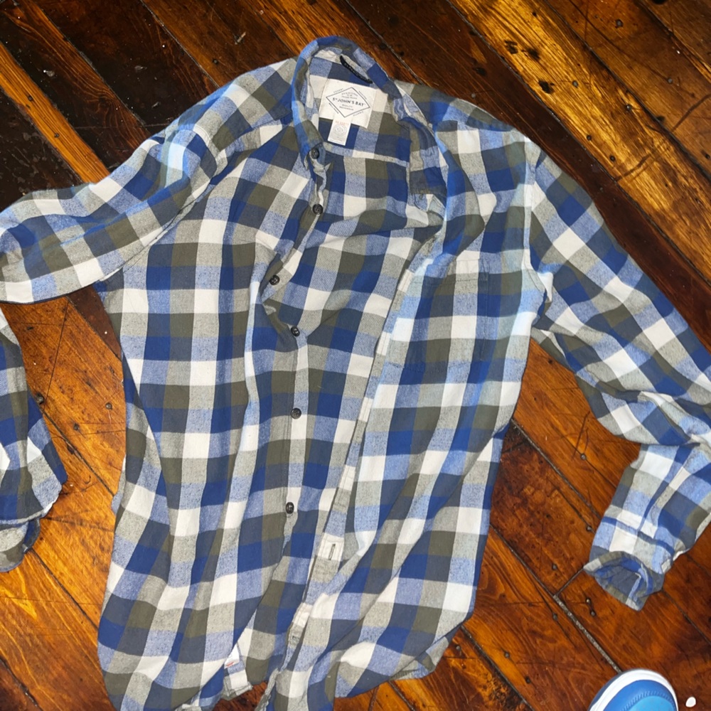 Flannel bundle - Picture 2 of 6